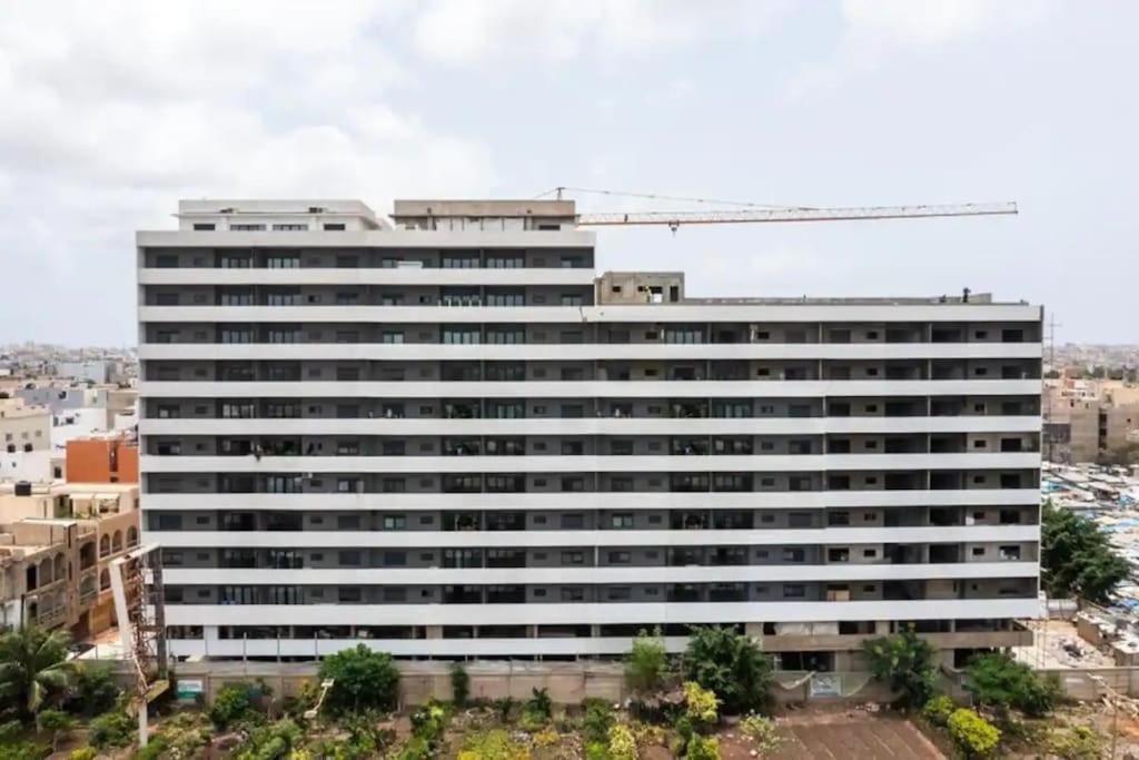 Superbe Appartement Avec Parking Gratuit Et Garde Dakar Esterno foto