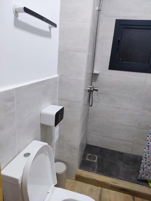 Superbe Appartement Avec Parking Gratuit Et Garde Dakar Esterno foto