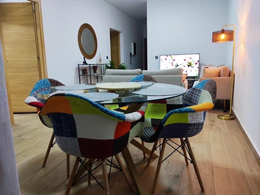 Superbe Appartement Avec Parking Gratuit Et Garde Dakar Esterno foto