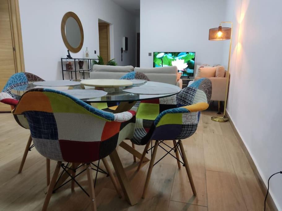 Superbe Appartement Avec Parking Gratuit Et Garde Dakar Esterno foto