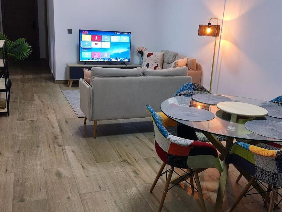 Superbe Appartement Avec Parking Gratuit Et Garde Dakar Esterno foto